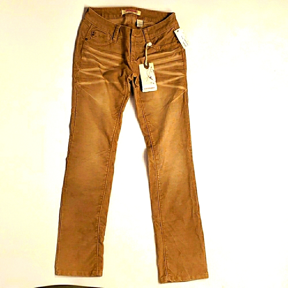 NWT UNIONBAY, JRS SIZE 3 TAN COURDORY PANTS